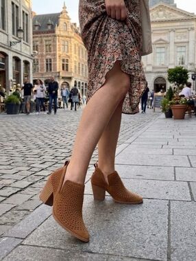 Jeffrey Campbell Laser-cut Suede Rosalee Booties Size 9 Brown